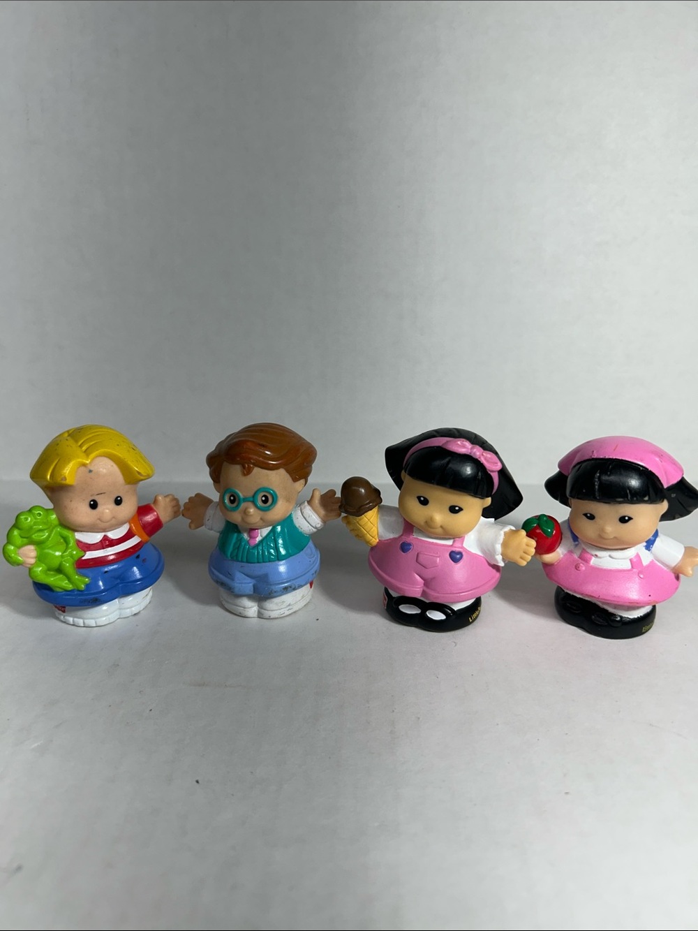 Fisher-Price Set of 14 Little People Assortment Figures - Picture 6 of 8